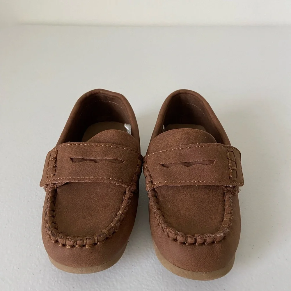 NWOT | Cat & Jack boy’s slip on velcro loafers size 8 - Picture 2 of 7